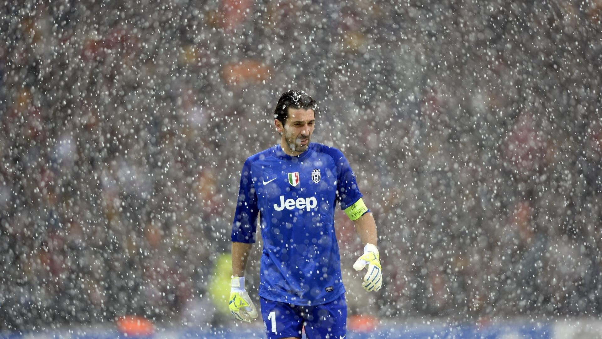 西甲德比战火映照波斯铁骑,足球场上的地缘政治寓言